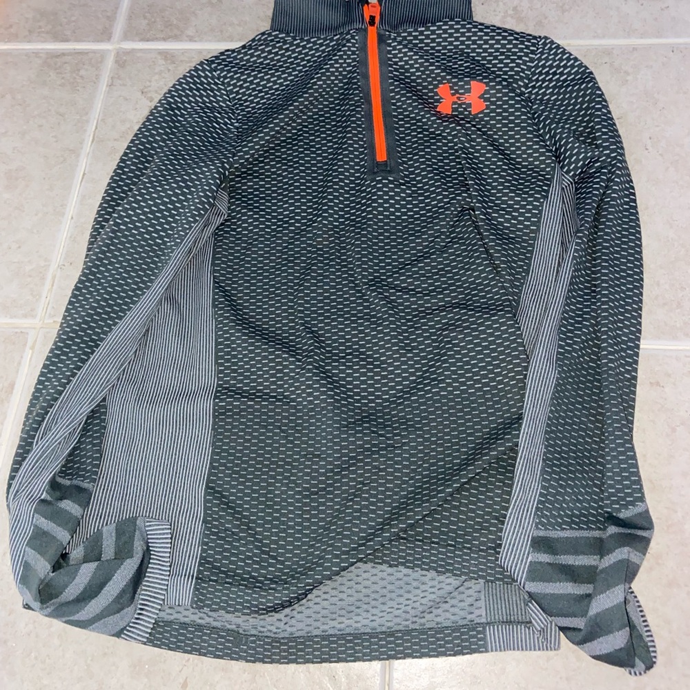 under armor pull over